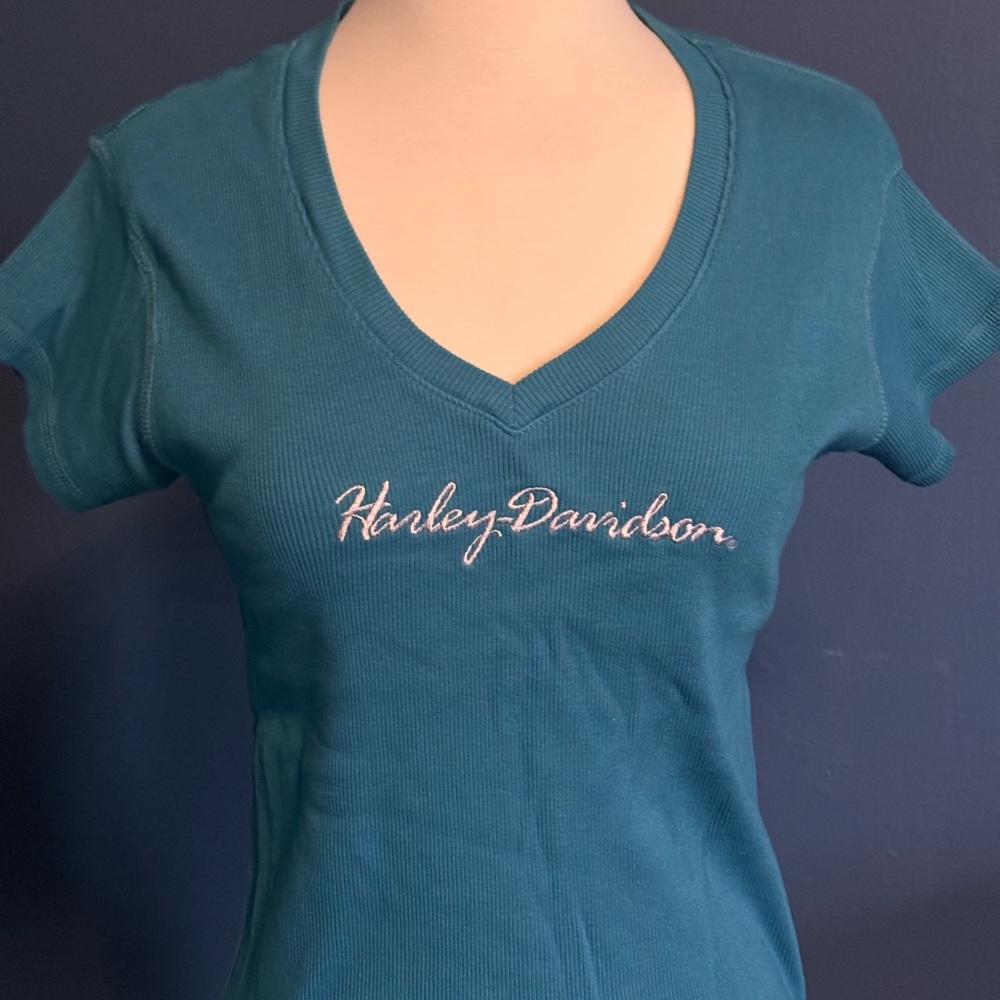 Women’s short sleeve V-Neck Harley Davidson tee nwt